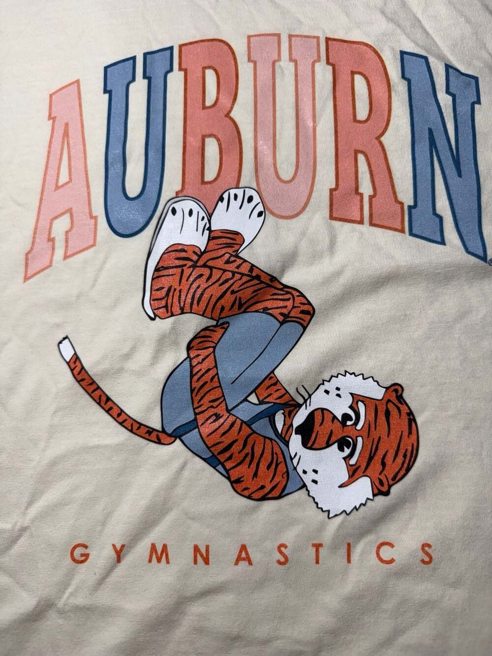 The Auburn Arch Front Tuck Aubie